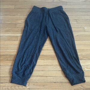Lululemon ready to rulu high rise cropped jogger.